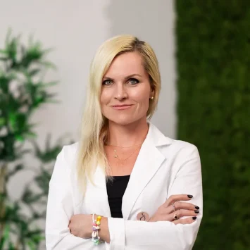 Ana Stepišnik, dr. med.