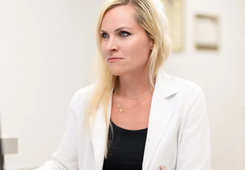 Dr. Ana Stepišnik, specialistka medicine dela, prometa in športa